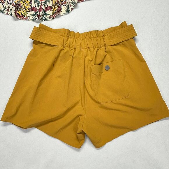 3pc Outfit Womens 6 Athleta Paper Bag Shorts & TopShop Flowy Crop Puma M Sweater - Picture 8 of 16